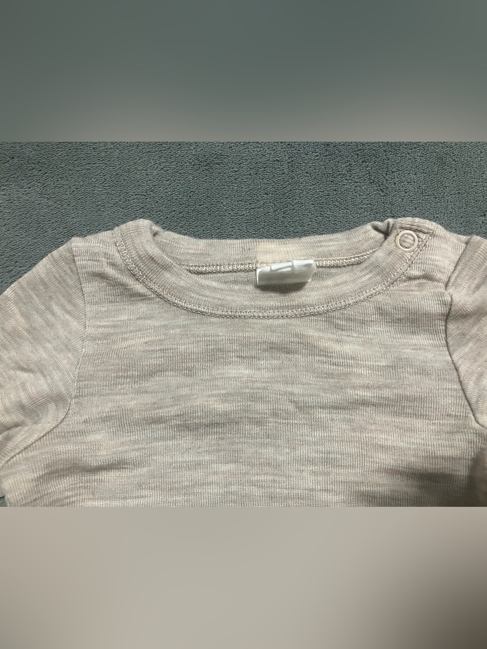 H&M 100% Wool Baby Bodysuit – 2–4M – Oatmeal – Like New - Picture 7 of 10